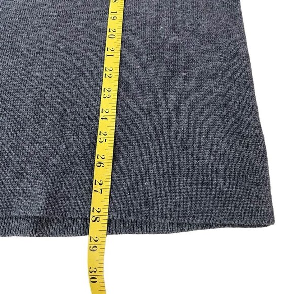 Old Navy V-Neck Sweater Men’s Size Gray Chest Stripe Classic Casual New - Picture 4 of 5